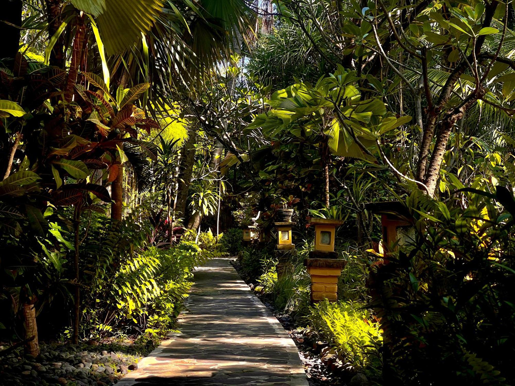 Villa Boreh Beach Resort And Spa Tejakula Ngoại thất bức ảnh
