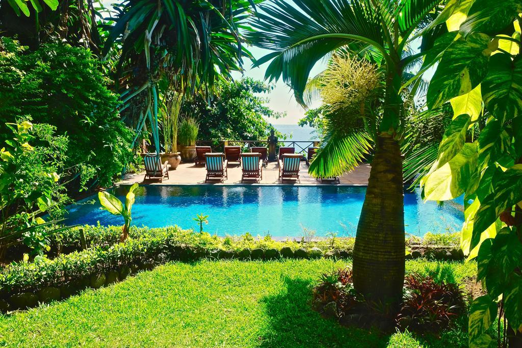 Villa Boreh Beach Resort And Spa Tejakula Ngoại thất bức ảnh